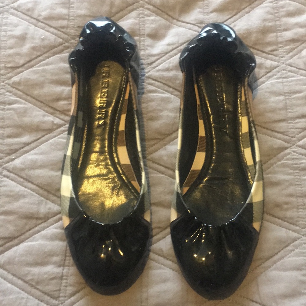 Burberry Ballet Flats! EUC!